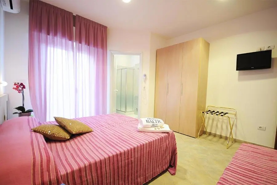Double room with balcony (full double bed)