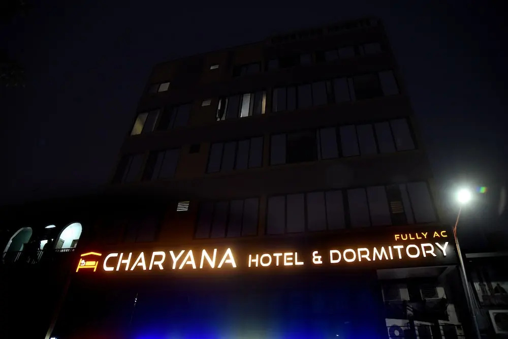 Charyana Hotel AC Dormitory