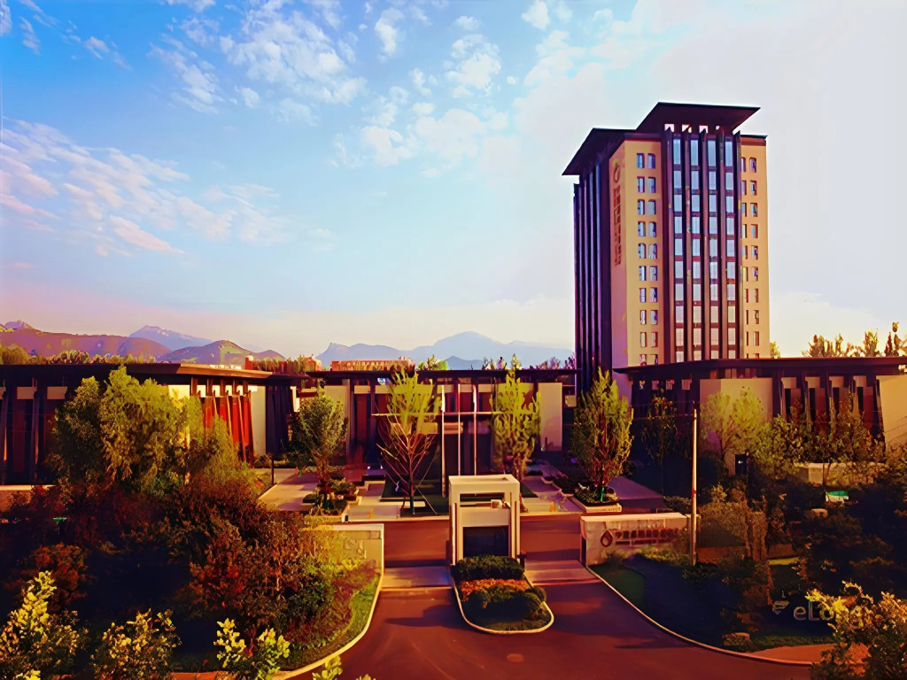 Swan Lakeview Hotel
