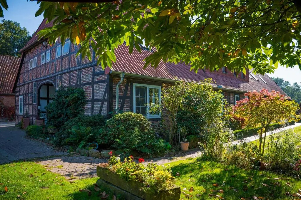 2 Bedrooms Apartment with garden view
