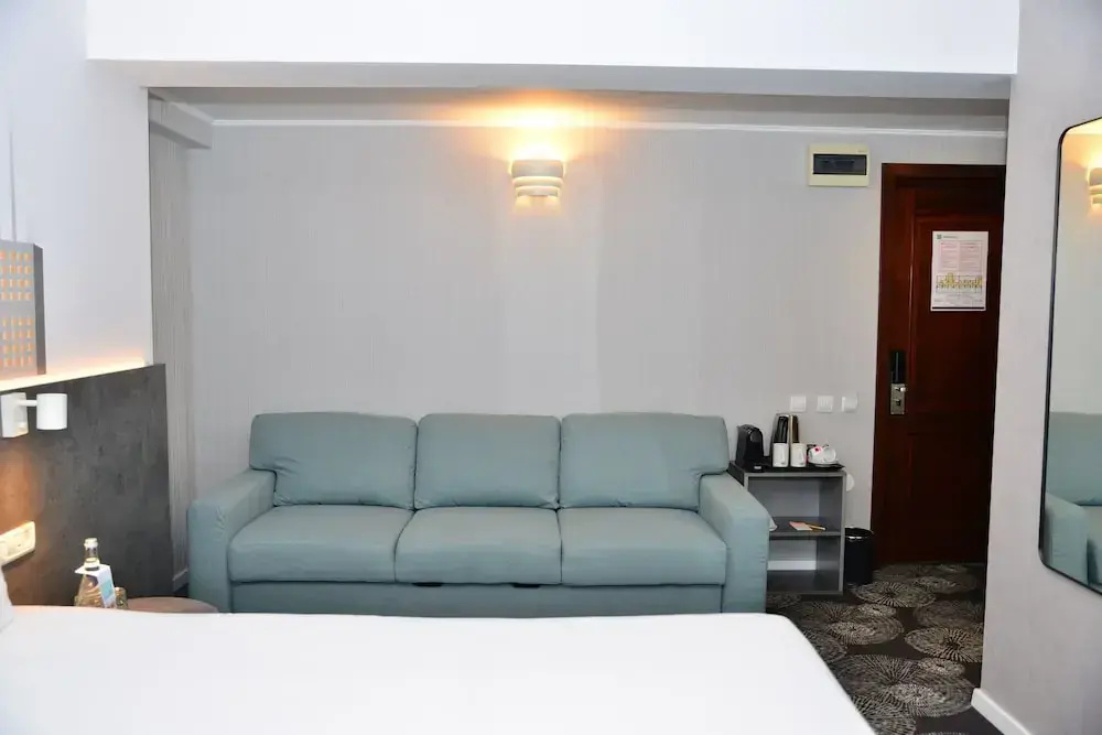 Superior Double room with balcony (full double bed)