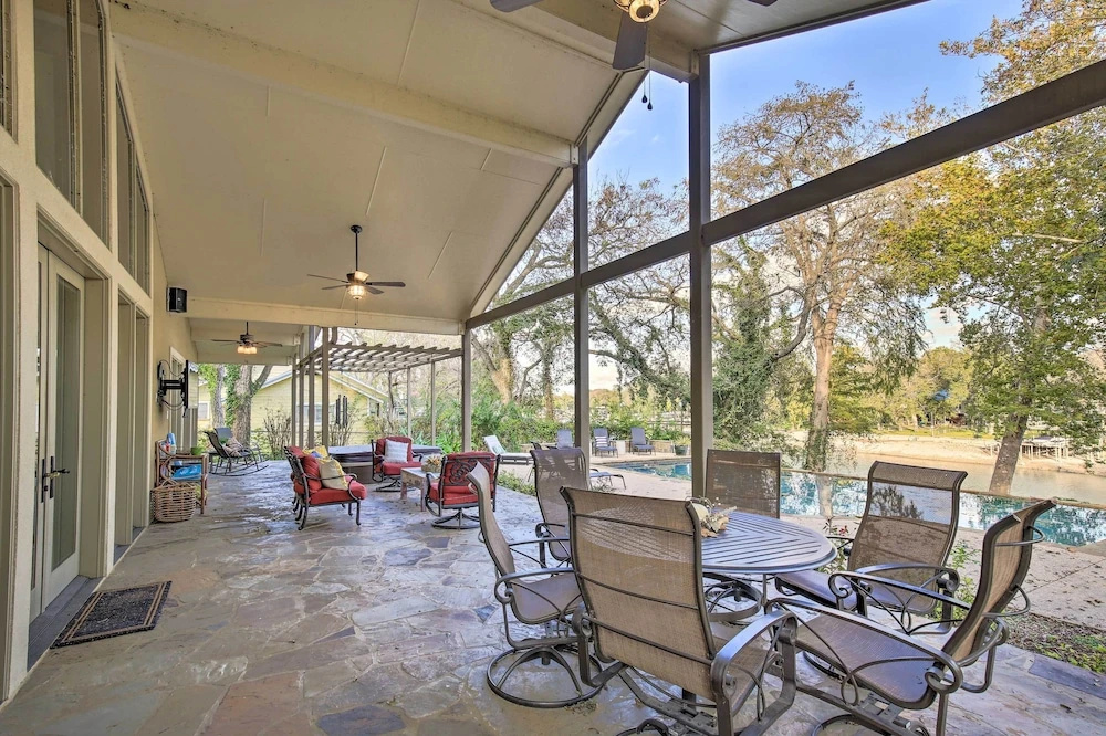 4-season Boathouse, Hot Tub! Guadalupe River Oasis
