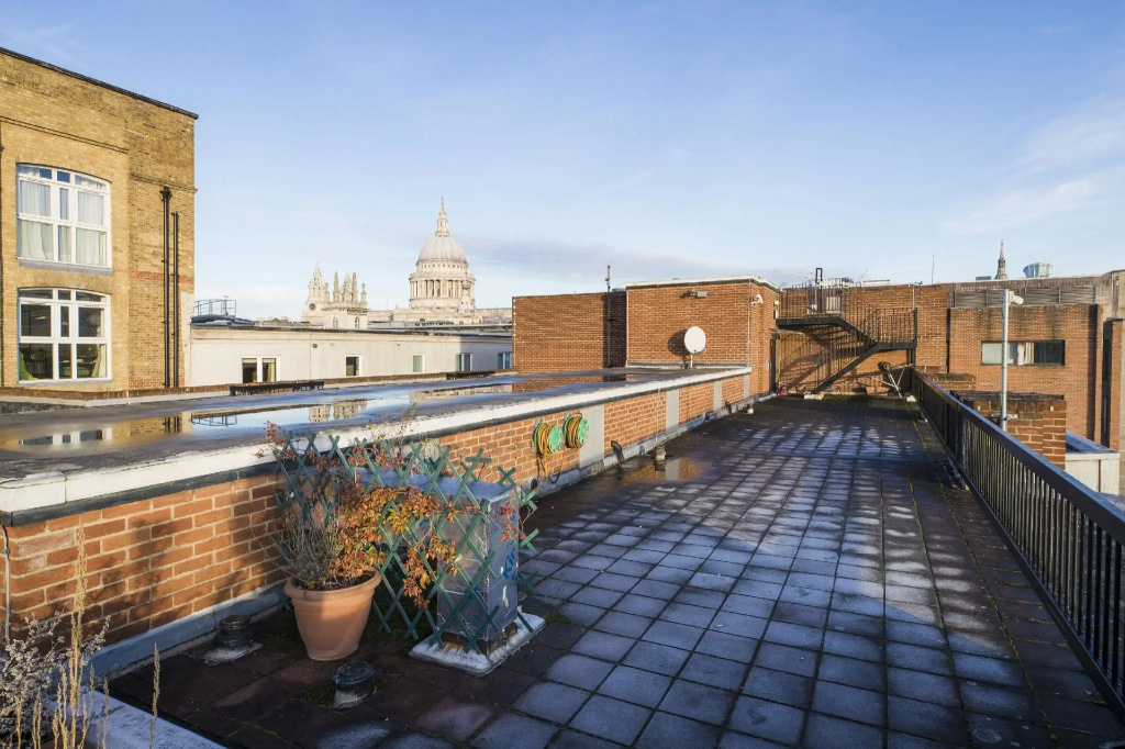 Sublime 1 bed flat with Thames view