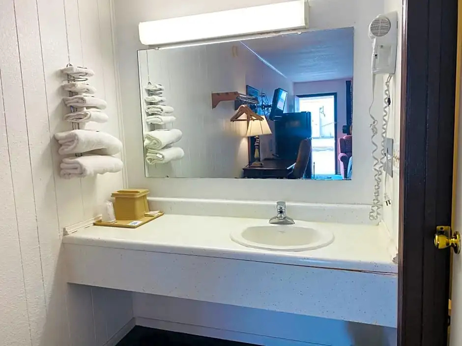 Economy room