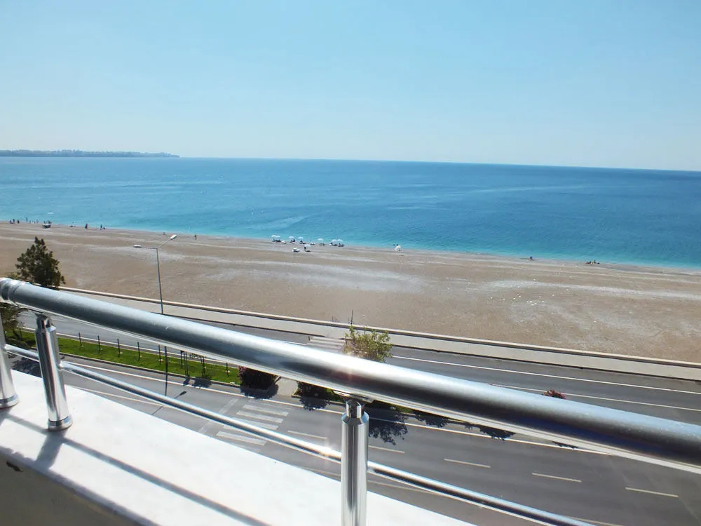 Beach & Waterfront
