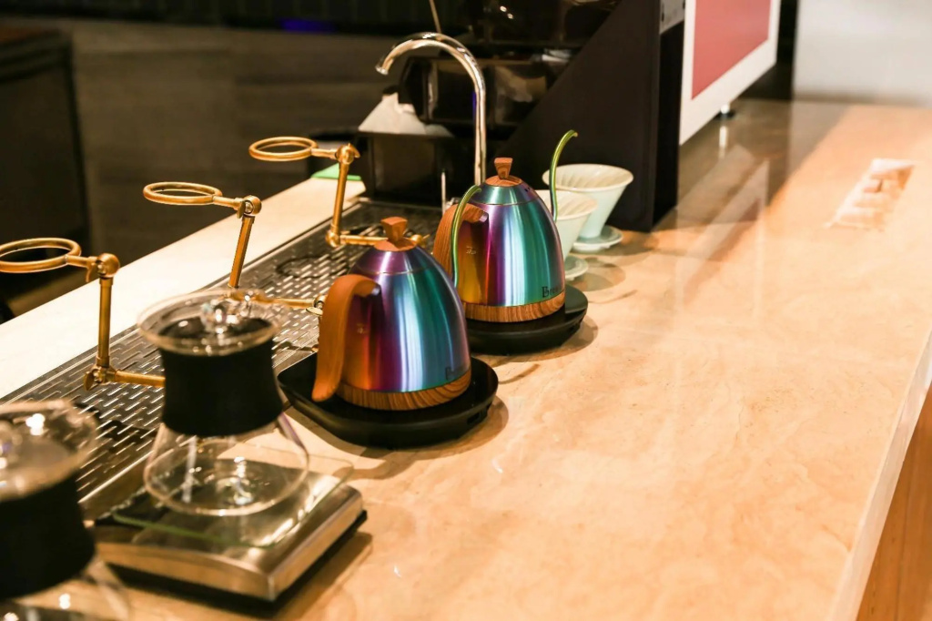 Food & Beverage