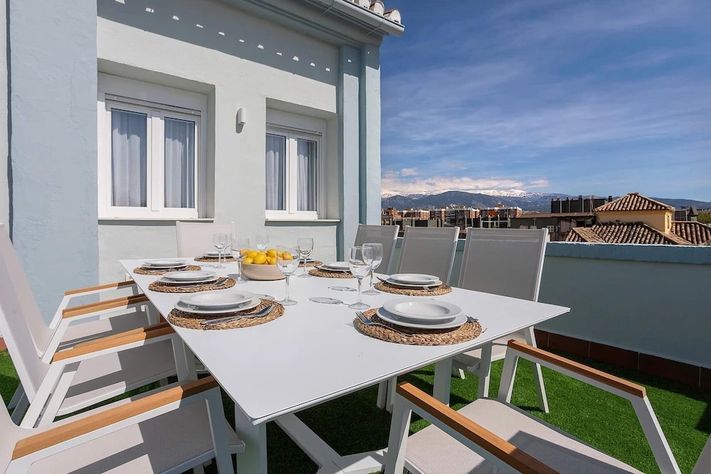 Exclusive Penthouse With Private Terrace in Granada San Anton 402