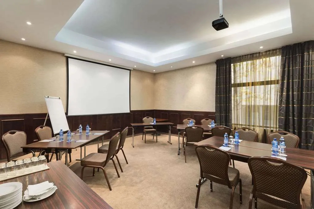 Ramada Hotel & Suites By Wyndham Bucharest North — 5