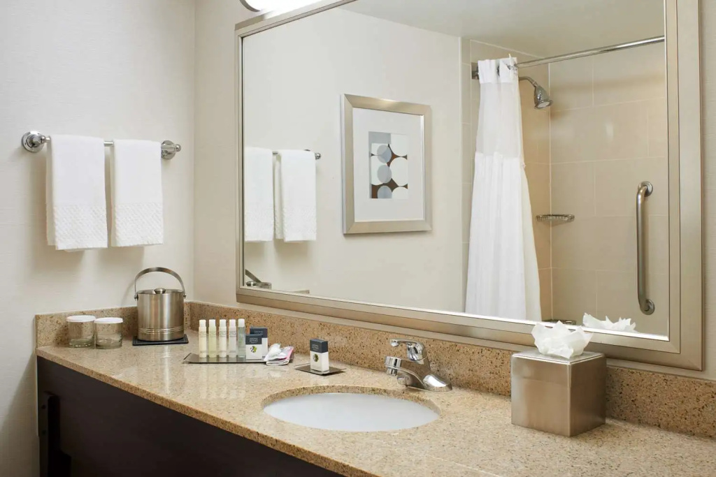 DoubleTree by Hilton Detroit - Dearborn - Général