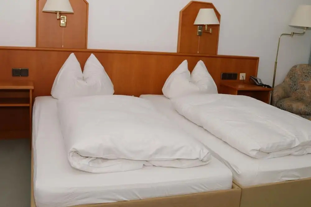 Standard Double room with balcony (full double bed)