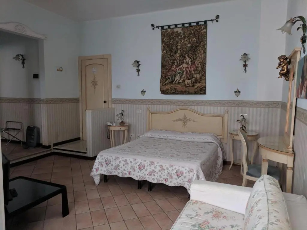 Standard Double room (full double bed)