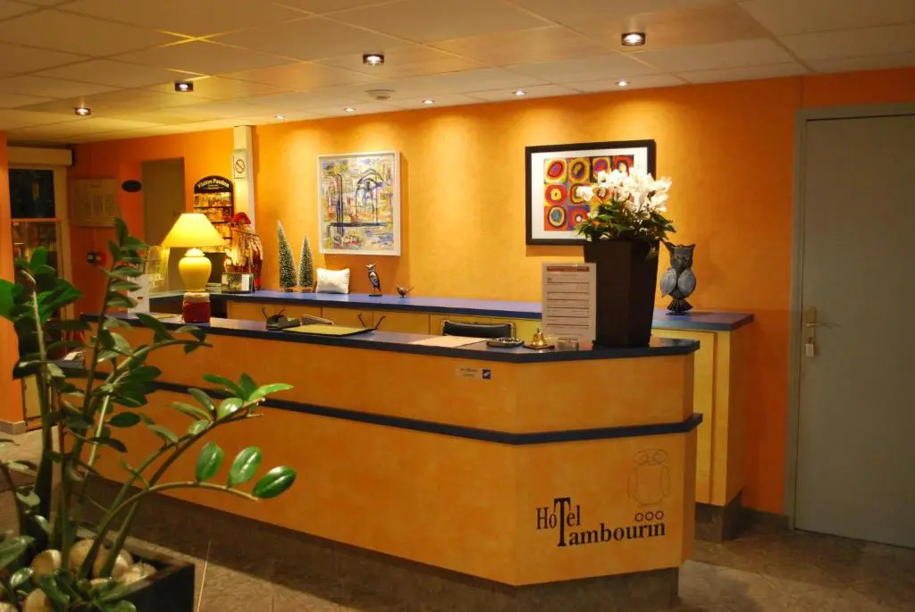 Lobby & Reception