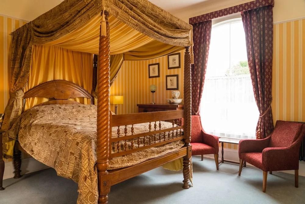 Deluxe Double room (full double bed)