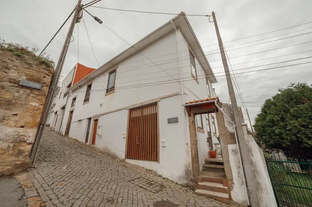Porto Window Terrace House by Vacationy