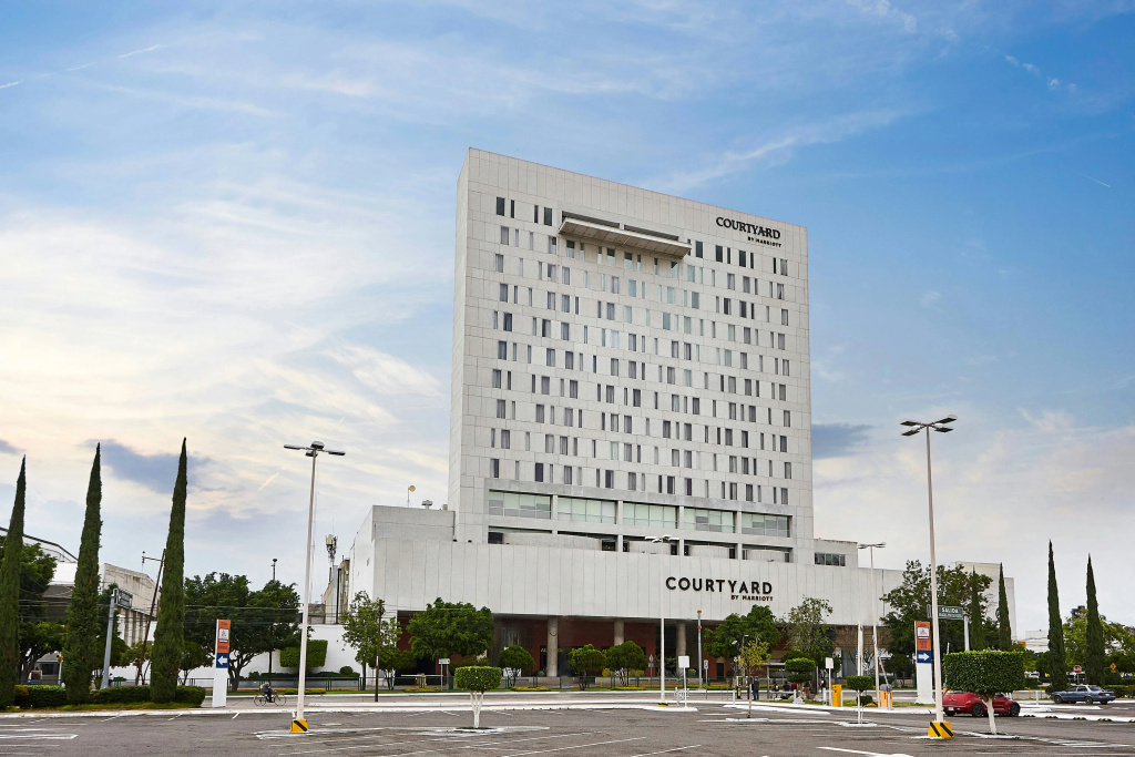 Courtyard by Marriott Leon at the Poliforum