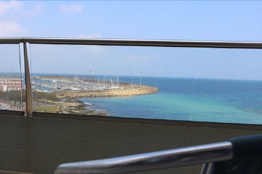 Beach & Waterfront