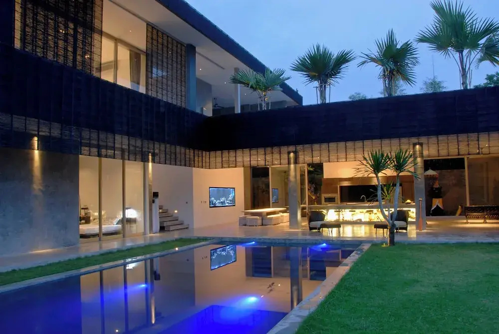 Modern 4BD Villa with Pool in Seminyak