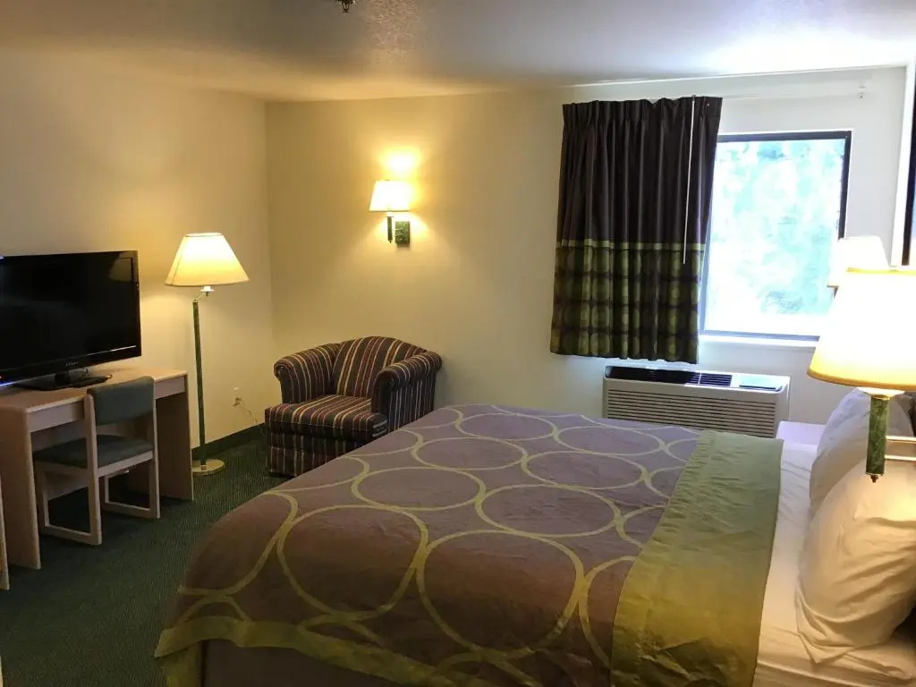 Double room (full double bed)