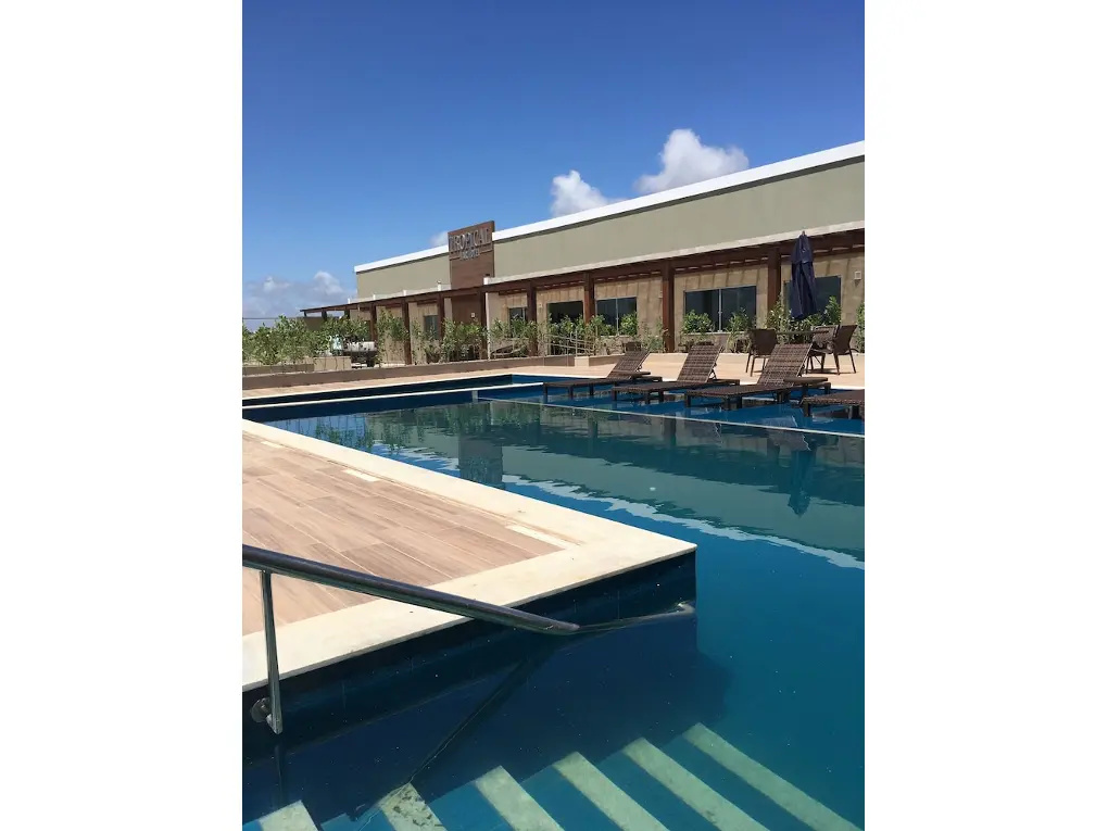Tropical Mar - 4