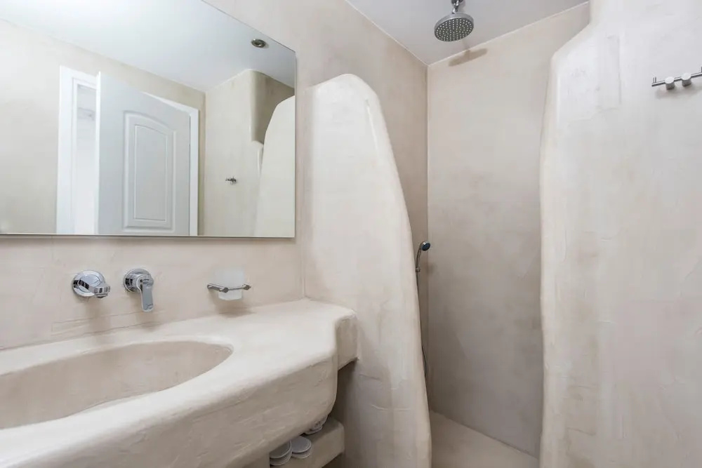 Economy Triple room with balcony and with partial view