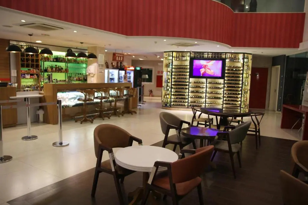 Food & Beverage