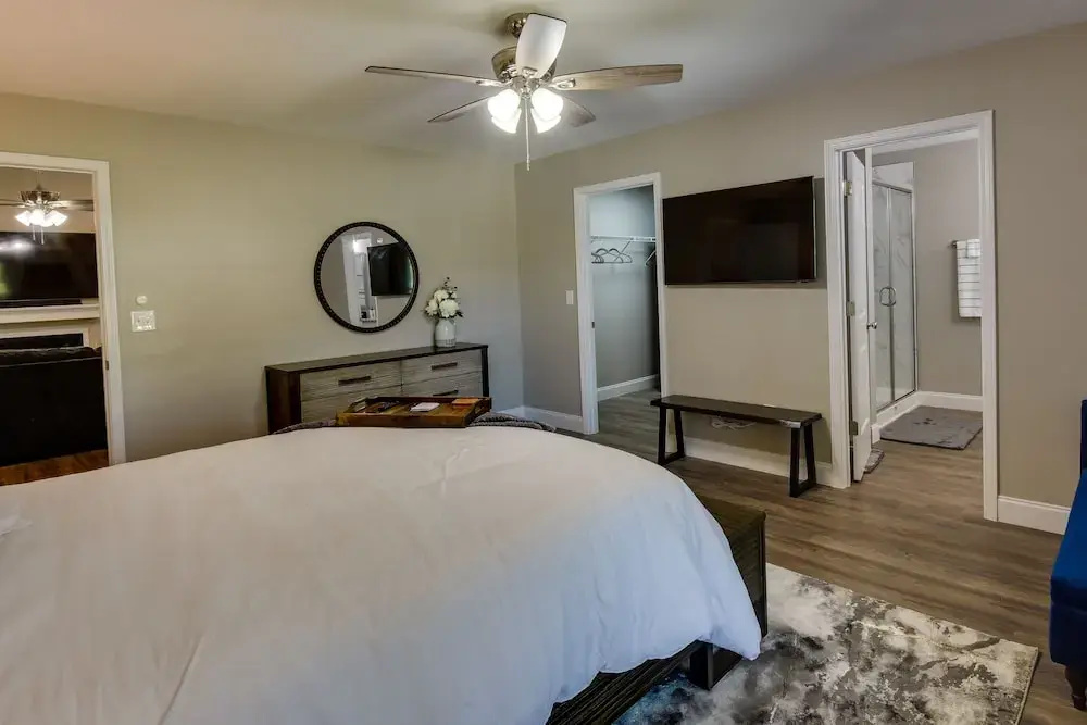 3 Bedrooms Cottage with balcony
