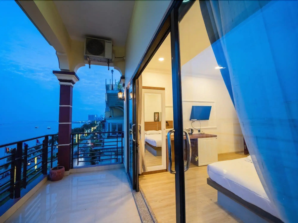 Balcony & Terrace