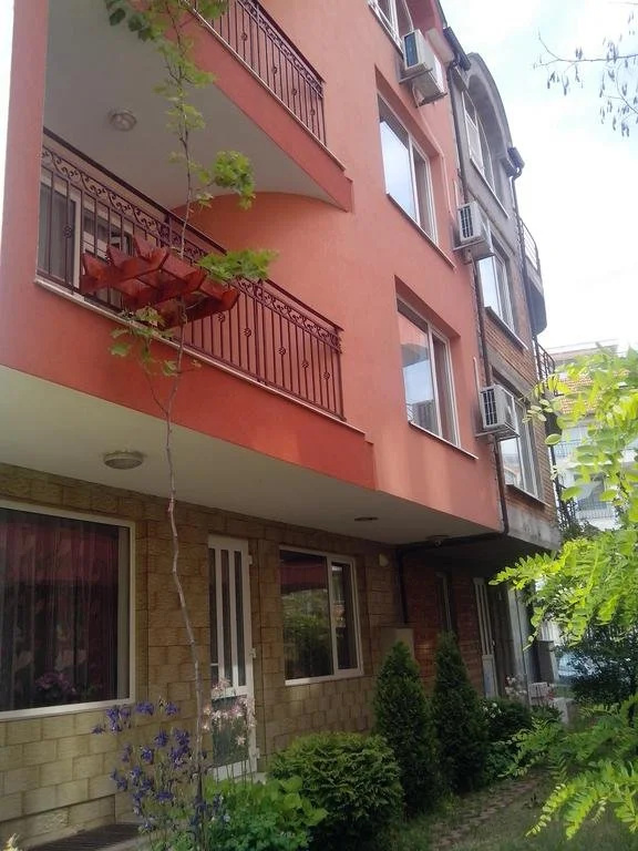 Tania Guest House
