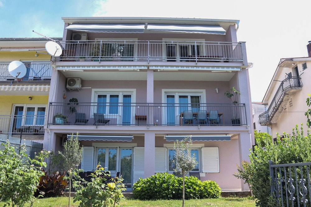 Apartments Rajna
