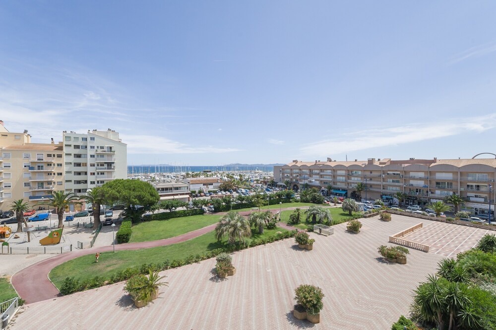 Beach & Waterfront
