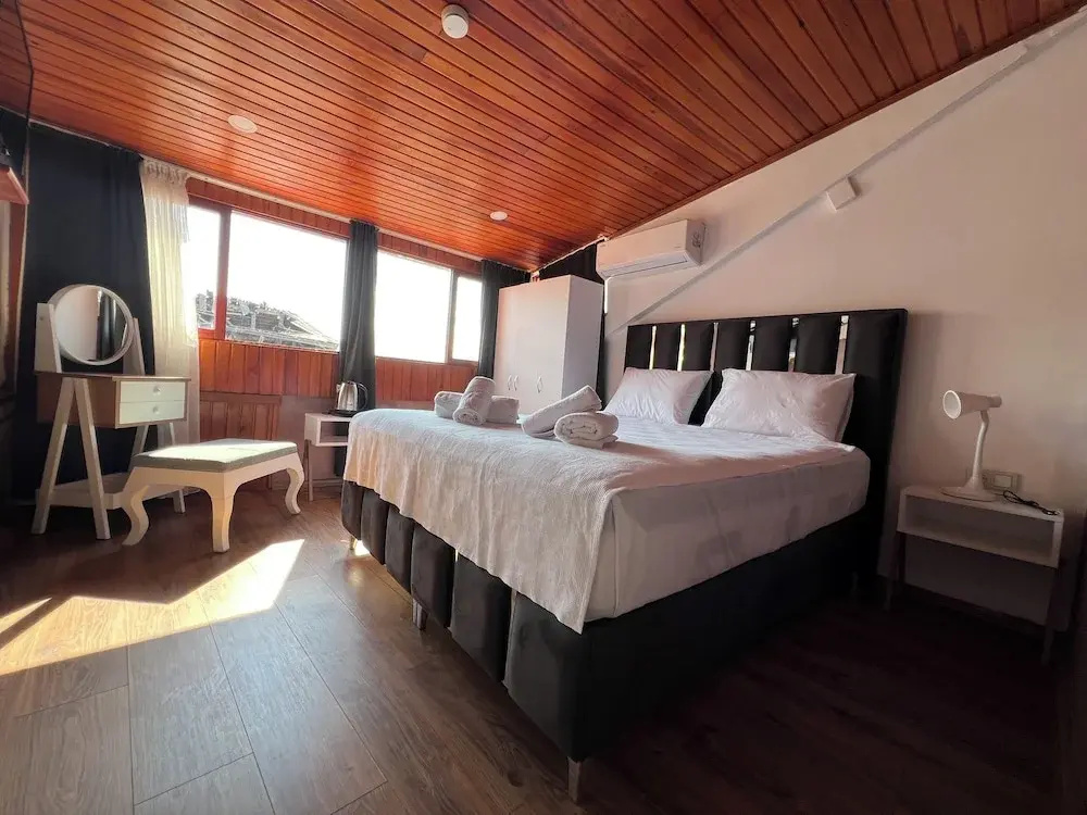 Superior Quadruple room with city view
