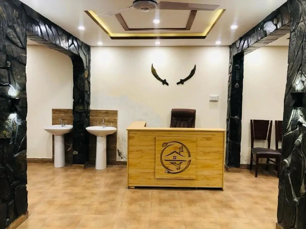 Lobby & Reception