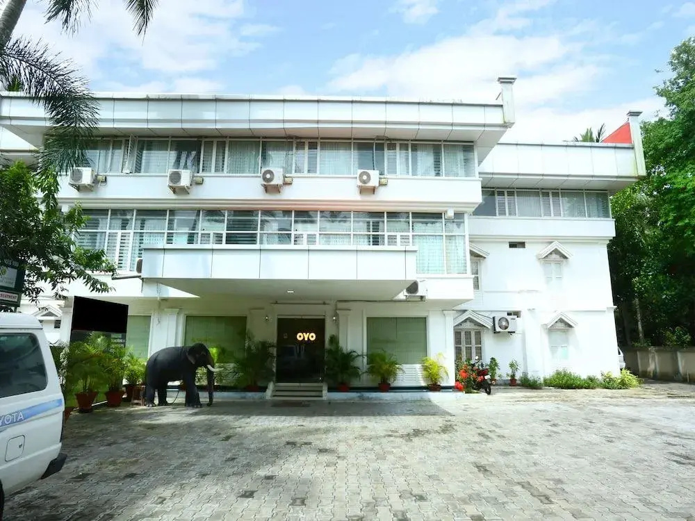 Krishna Regency by OYO Rooms