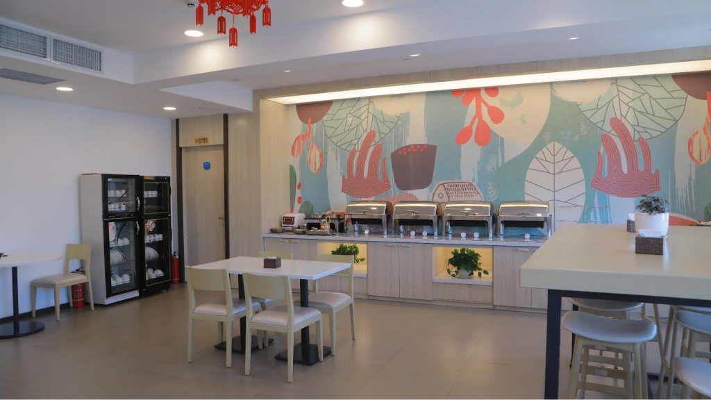 Food & Beverage
