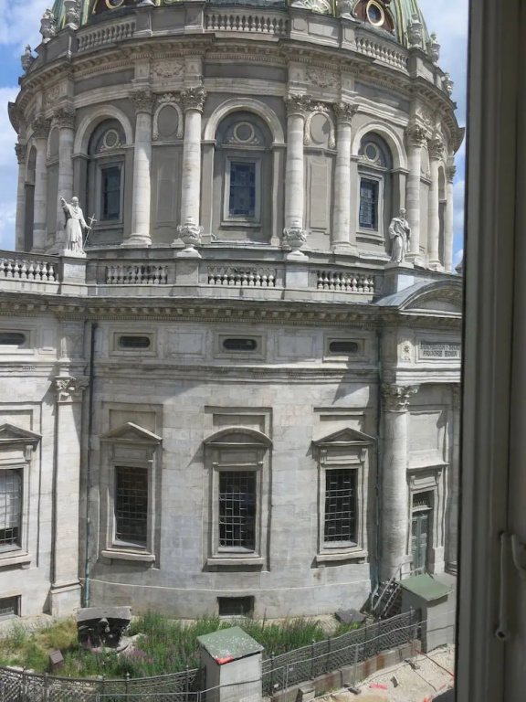 Apartment close to Marble Church 1290-1