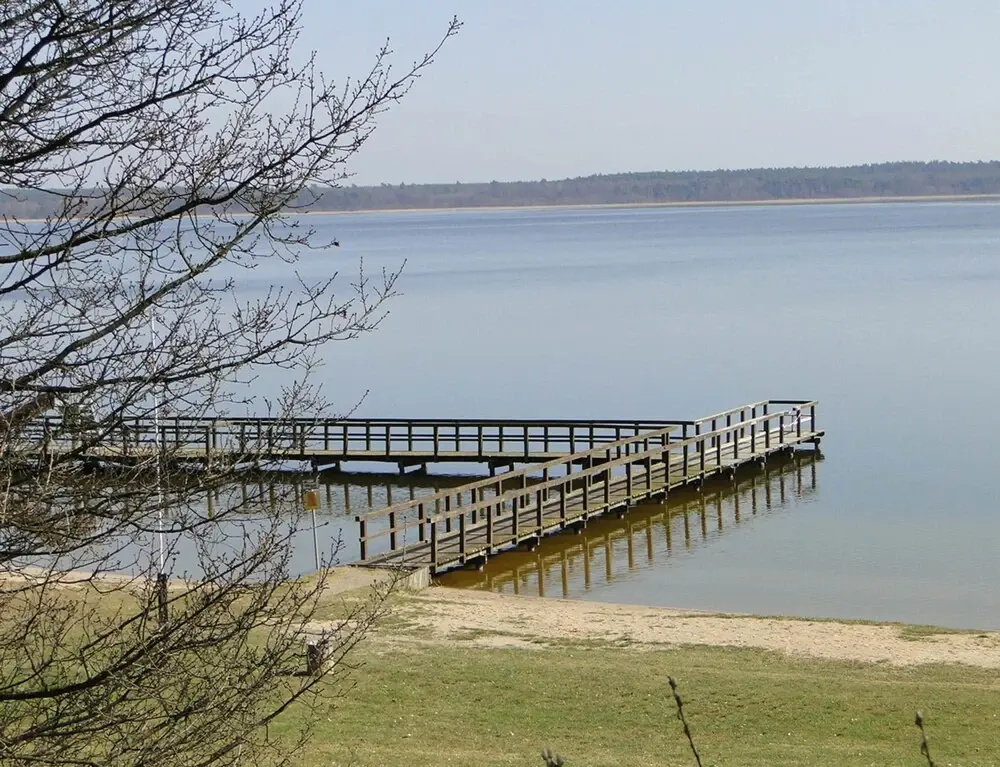 Lakeside Escape With Garden Fun
