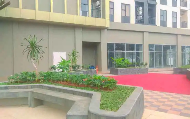 Comfy and Nice Studio Apartment at Transpark Cibubur By Travelio