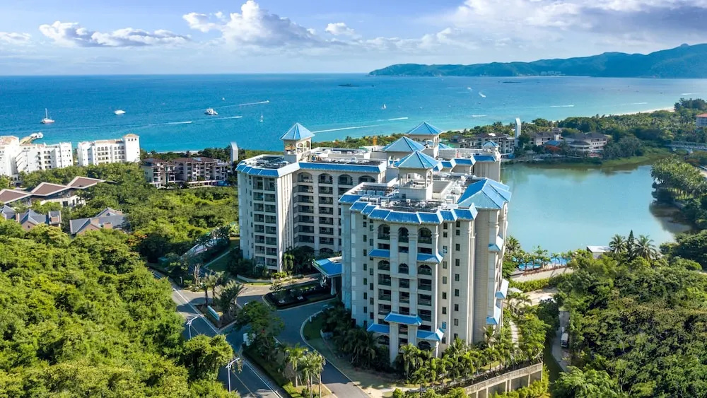 Beach & Waterfront