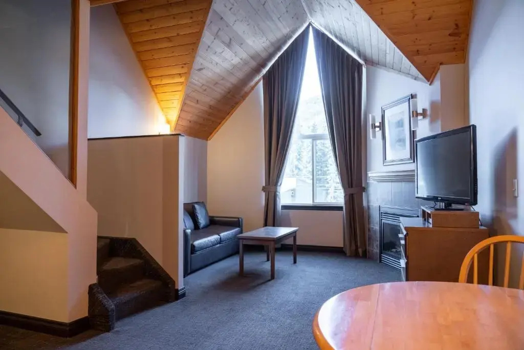 Double Suite (full double bed)