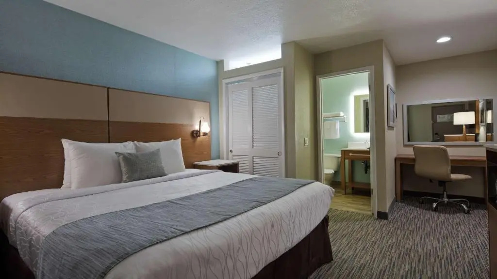 2 Bedrooms Suite