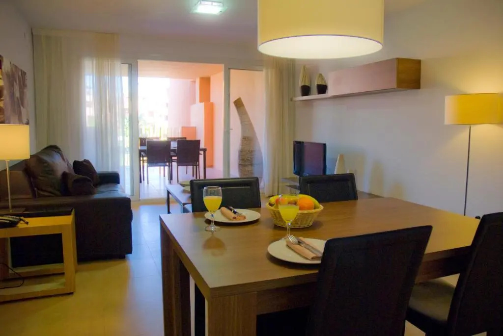 3 Bedrooms Apartment