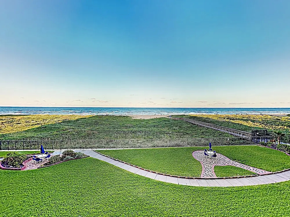 New Listing! Beachfront Bliss W/ Pools & Sauna 3 Bedroom Condo