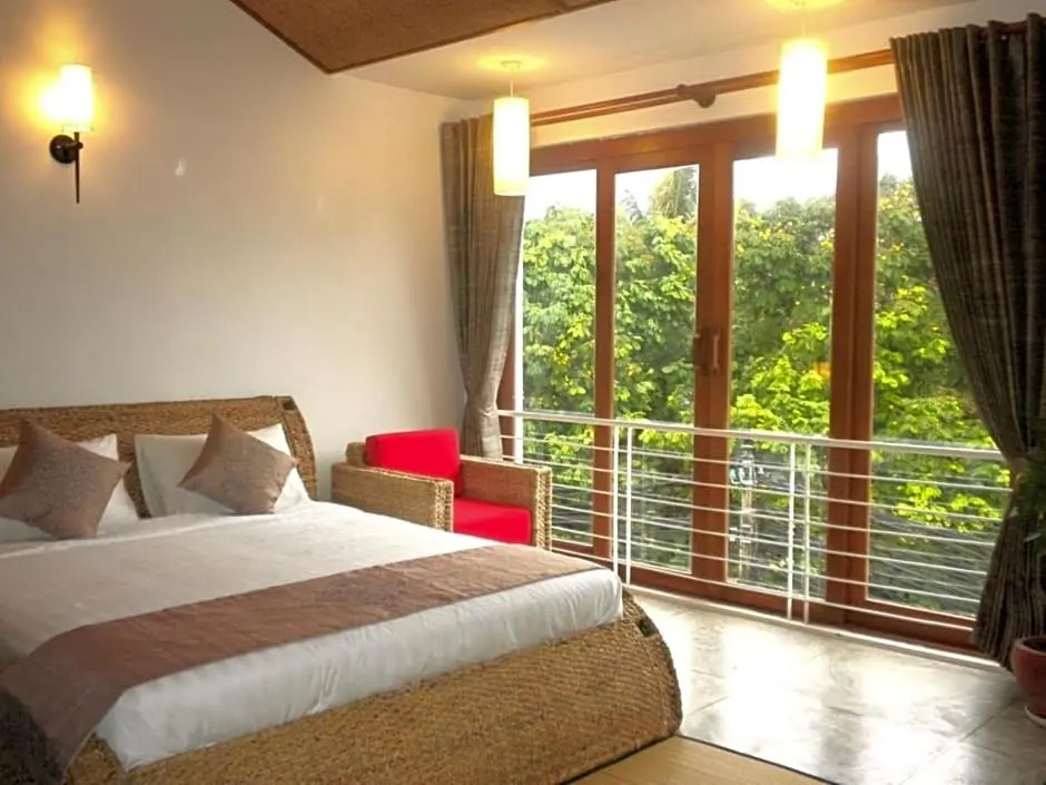 Suite with pool view