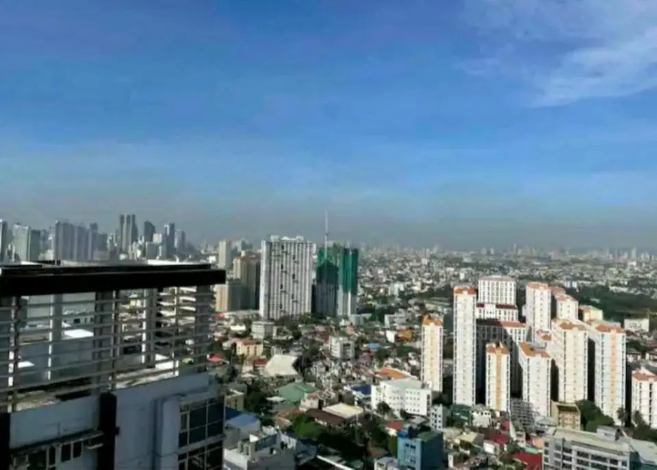 Cozy 1BR with balcony at Fame Residences