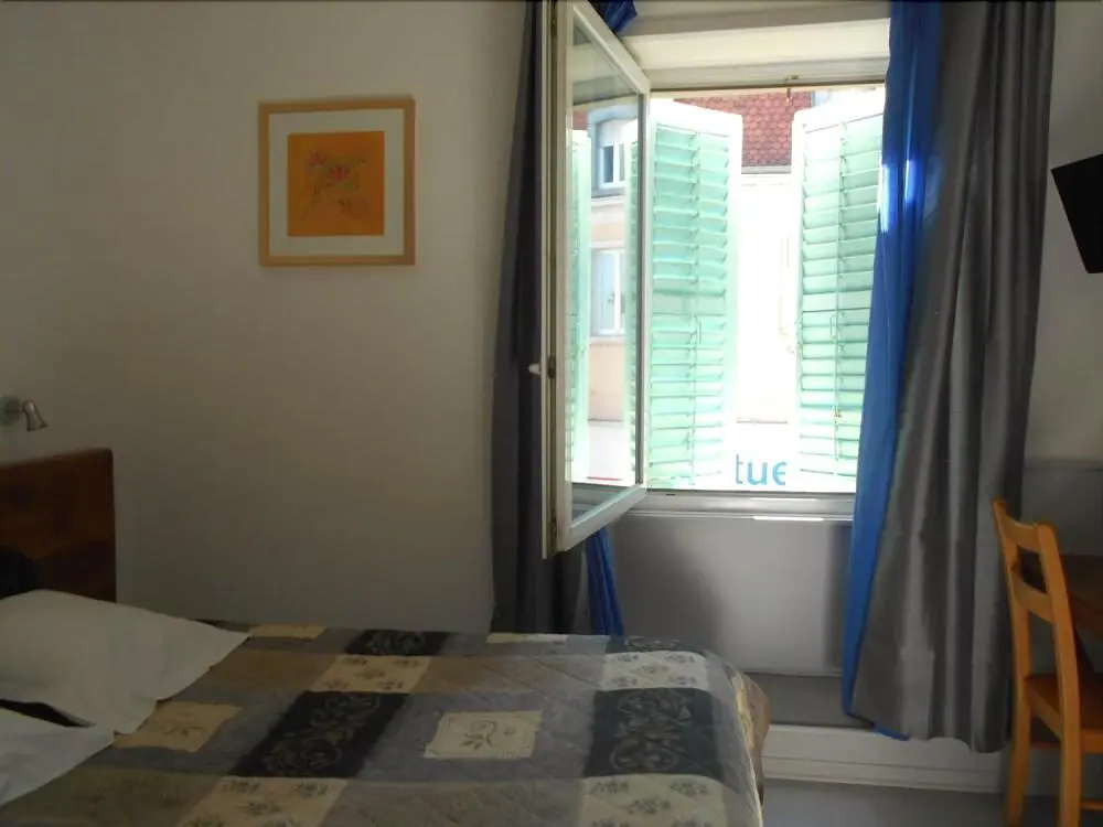 Voir la photo 2 — Hôtel Du Jura