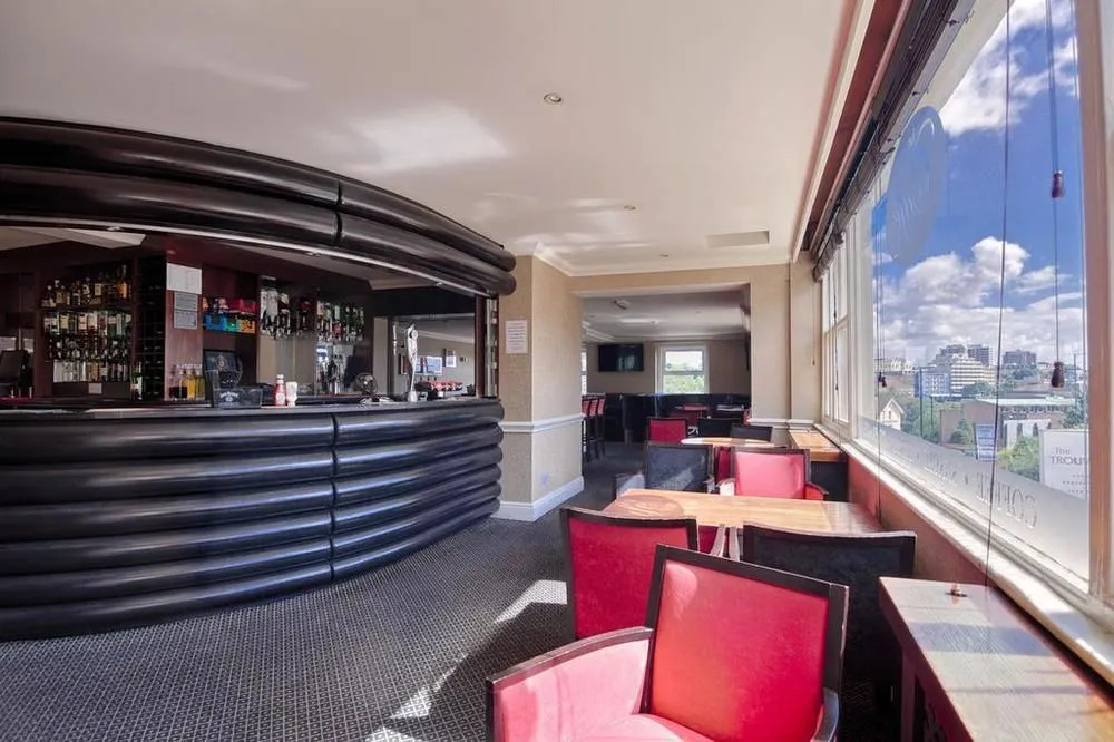 Lobby & Reception