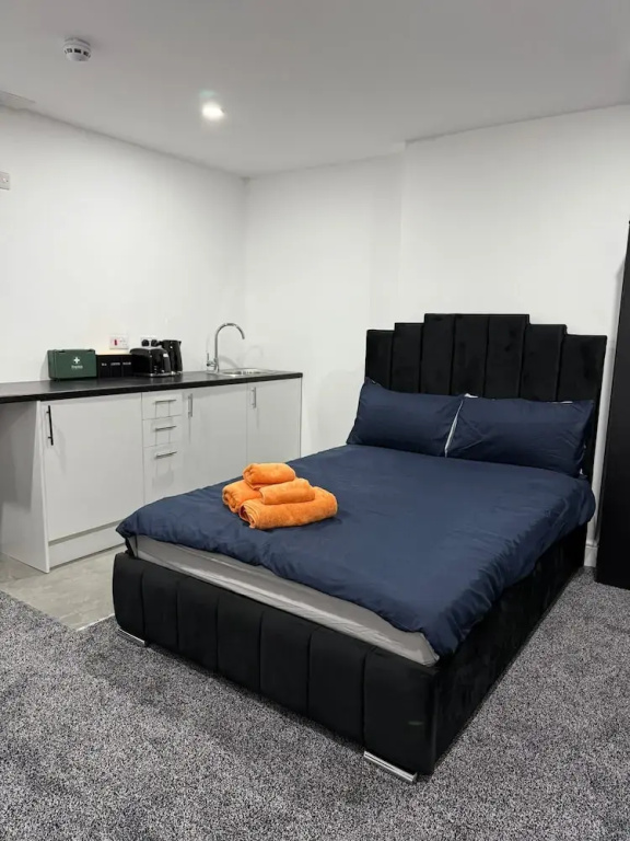 Studio - Sleeps 2 - Parking - Wifi