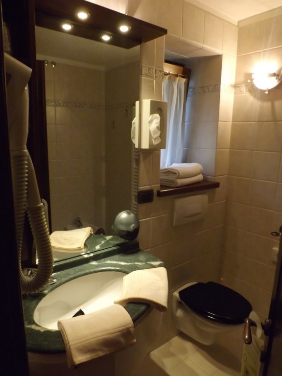 Standard Double room with balcony and with mountain view (full double bed)