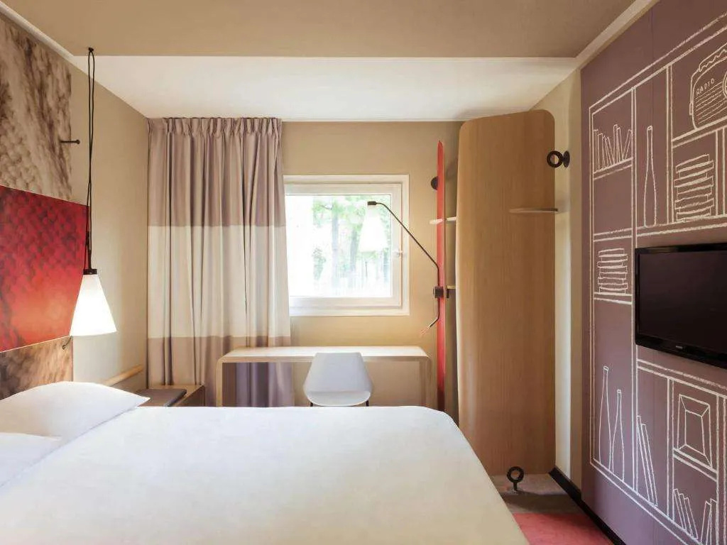 Отель ibis Paris Gare Montparnasse 15eme в Париже