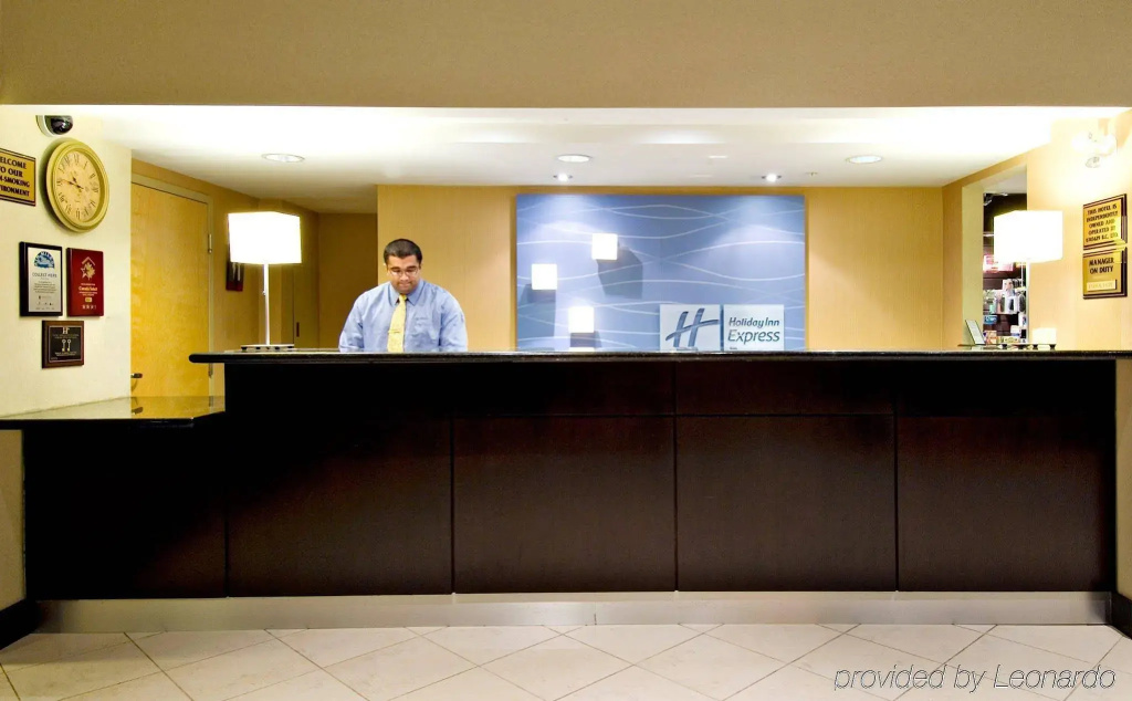 Holiday Inn Express & Suites Surrey by IHG - фото 37